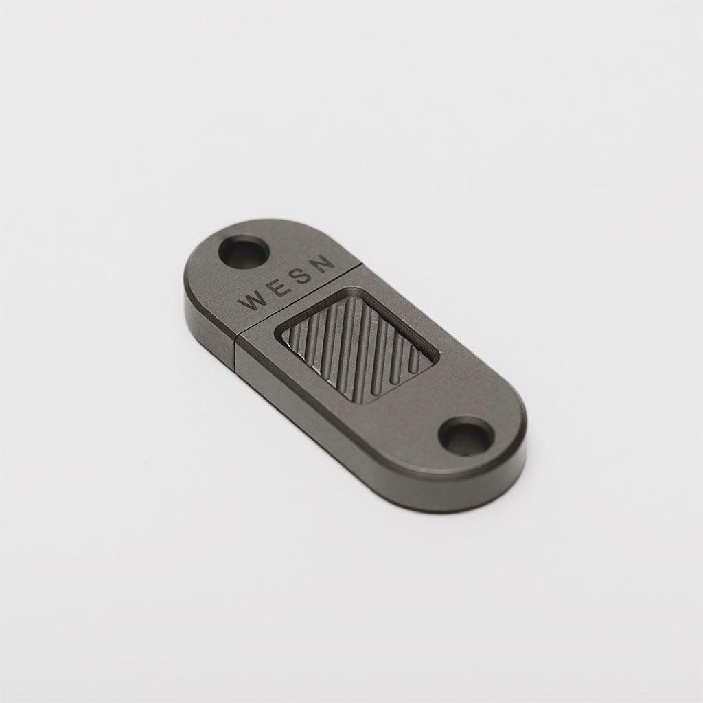 Wesn Goods QR Titanium Keychain Attachment, Black - KnifeCenter